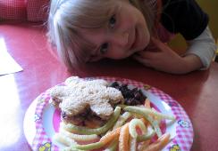 toddlers are awesome- and so are cute lunches